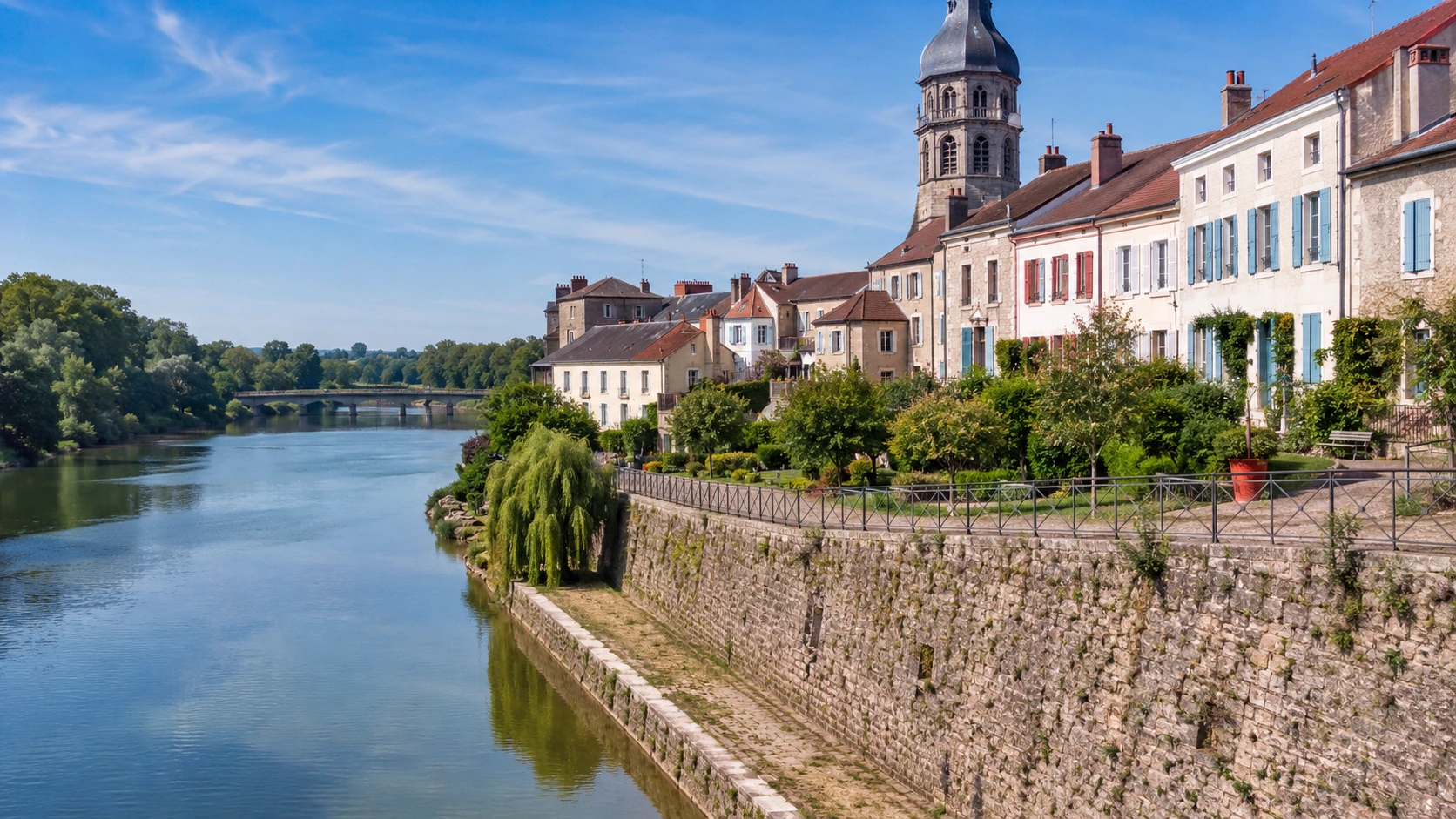 Bords de Saône à Gray – développeur web et création de sites internet ByteMinds